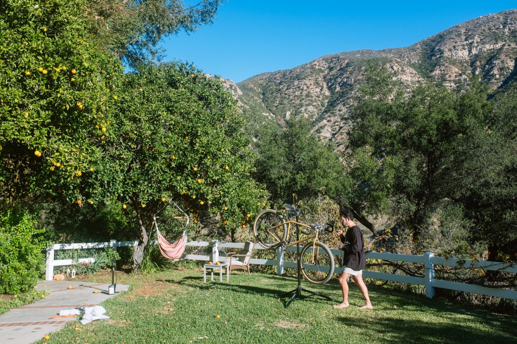 Jordan building a bike