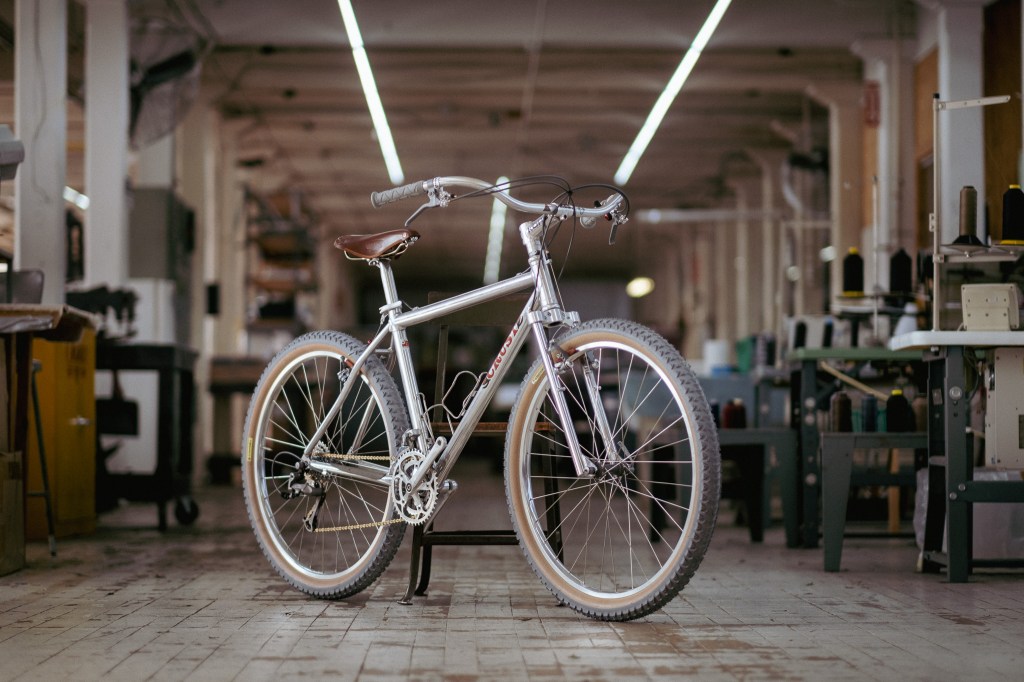 Yuusuke’s Alumalith custom build by LaRon